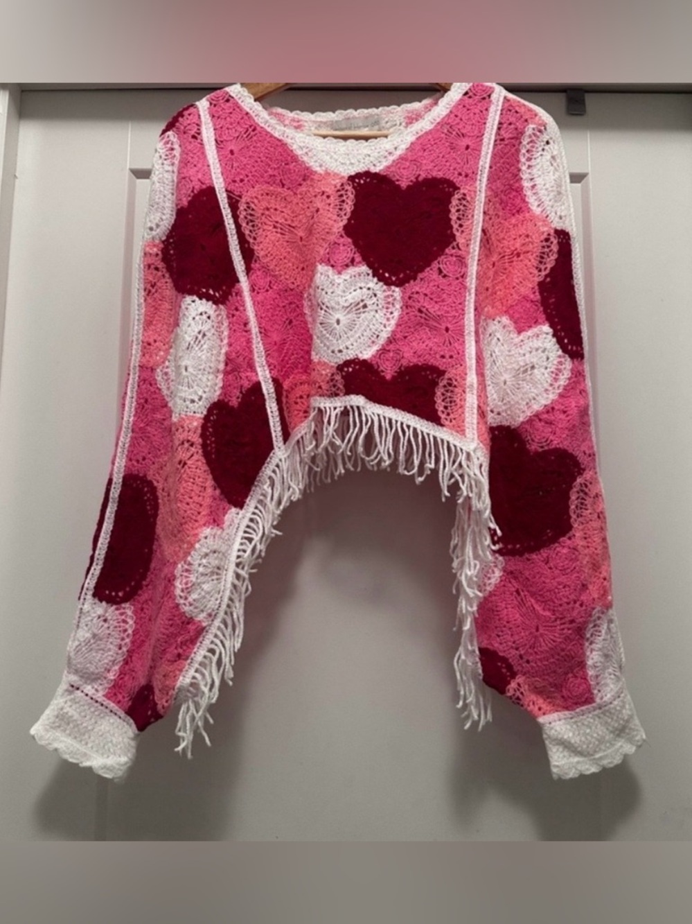 🩷 NWT! Pink & White Hearts HOUSE OF HARLOW 1960 Fringe Crochet Poncho/Top